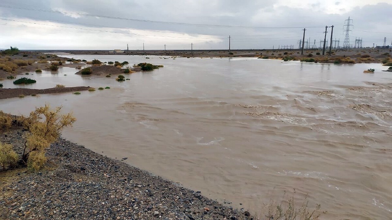 بارندگی برق ۶ روستای دلگان را قطع کرد