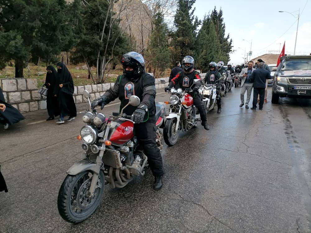 حضور موتورسواران بسیجی تهران به عشق حاج قاسم در کرمان
