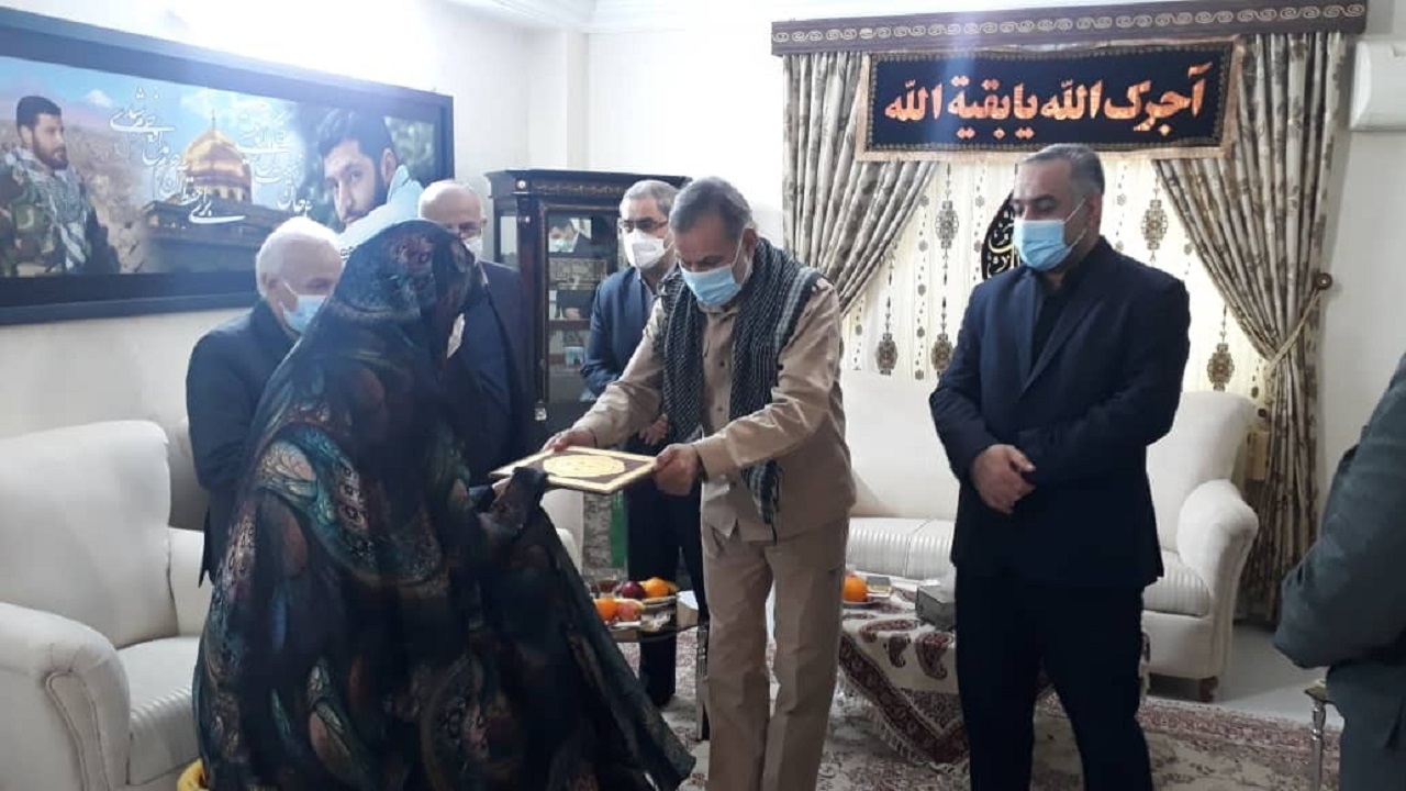 دیدار مسئولان قضایی گلستان با خانواده شهدای مدافع حرم