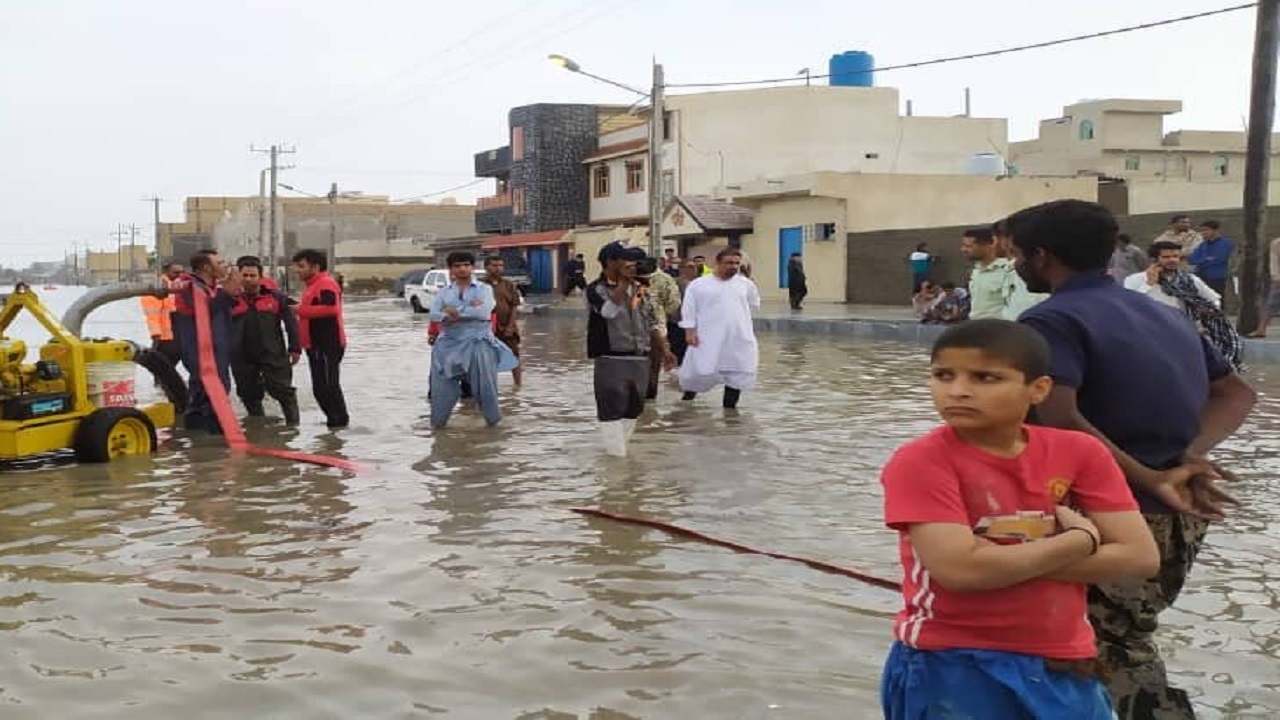 اسکان اضطراری ۳۰۰ خانواده در کنارک/ هزار واحد مسکونی آسیب دیدند