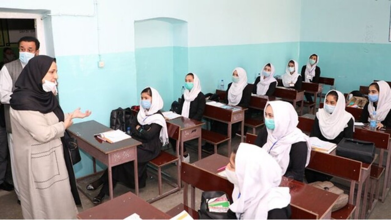 تحصیل حق دختران است