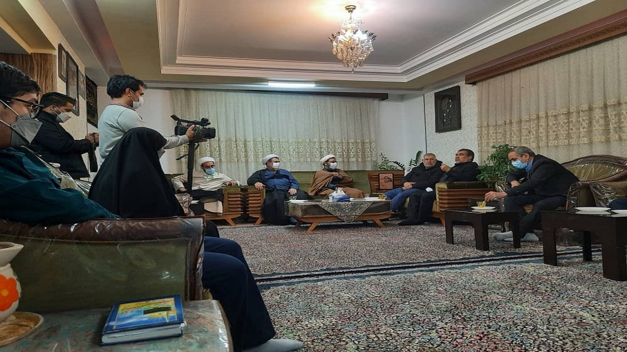 دیدار با خانواده‌های شهید بادپا و شهید مجید سلطانی