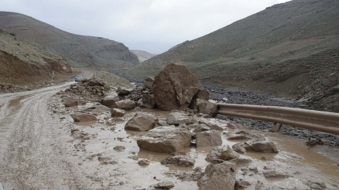 بارندگی اخیر مسدود شدن جاده های عشایری گچساران را در پی داشت