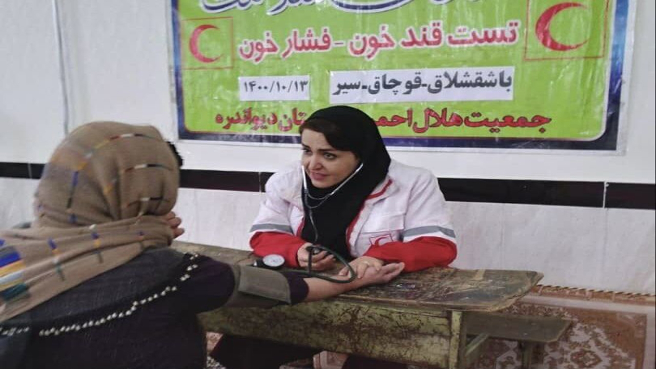 کاروان سلامت هلال احمر به روستا‌های دیواندره اعزام شد