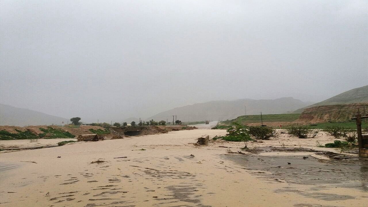محور ارتباطی جلگه جاه هاشم به ایرانشهر قطع شد