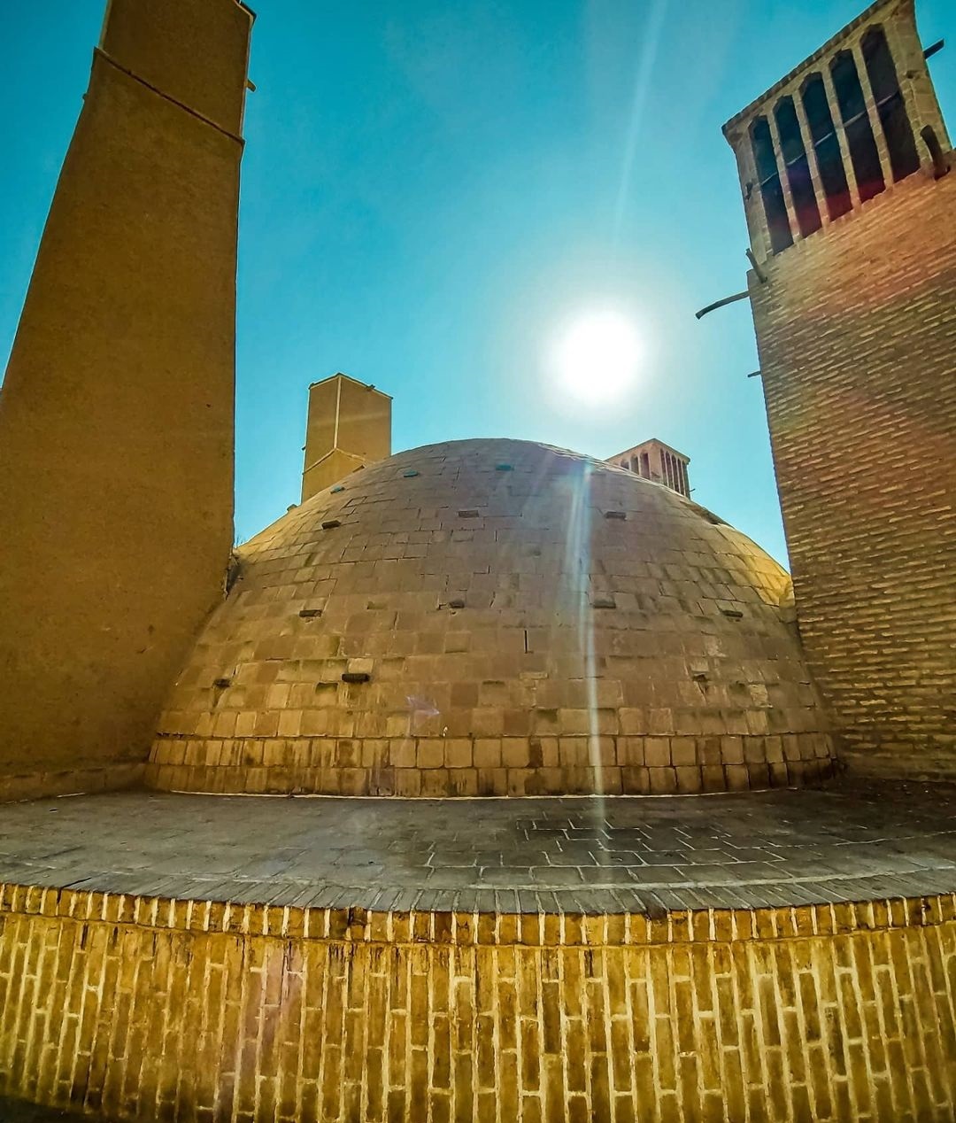 از