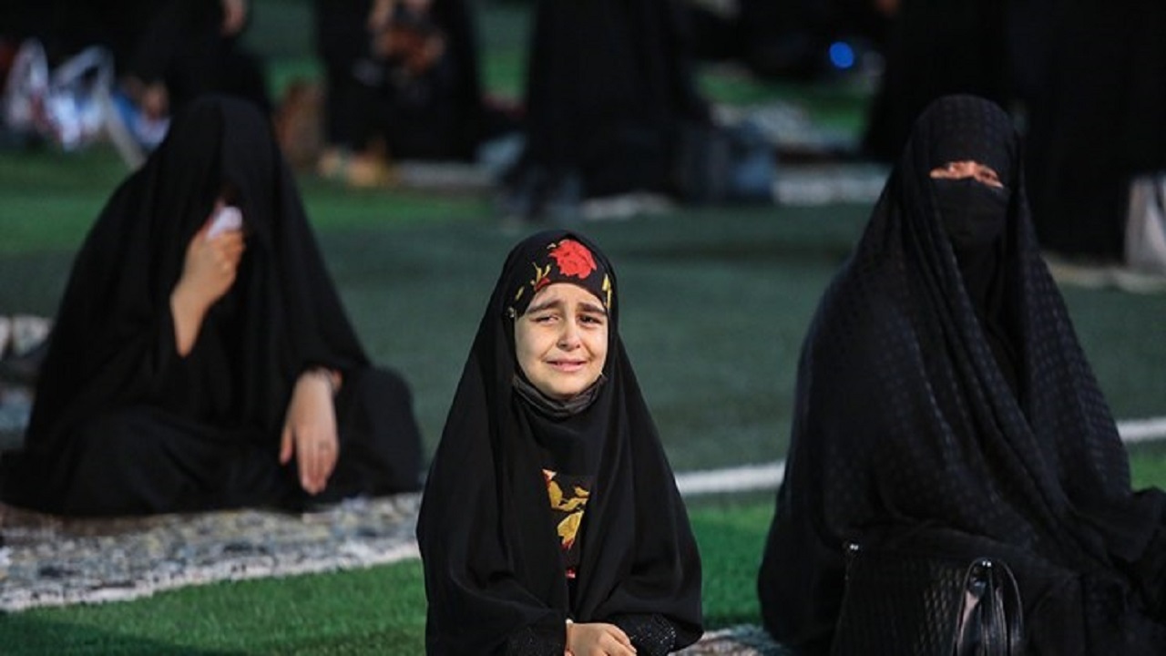 اهمیت اقامه عزای حضرت فاطمه (س) به عنوان اولین بانوی شهید ولایت