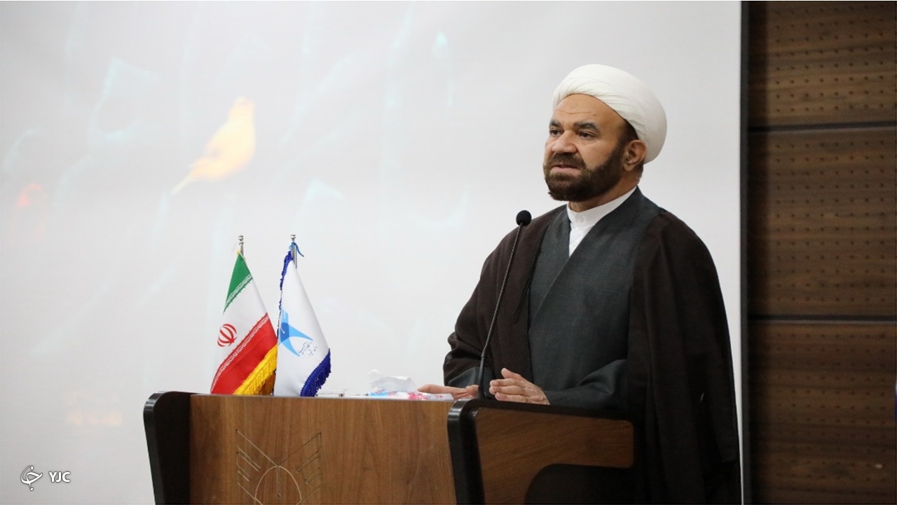 استمرار انقلاب با حضور مردانی بزرگ همچون شهید سلیمانی میسر می‌شود