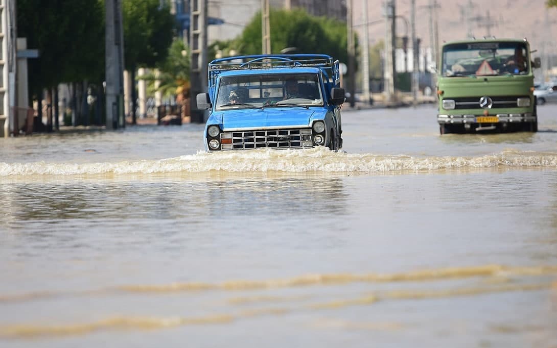 آبگرفتگی در شهر لار بعد از بارندگی های اخیر
