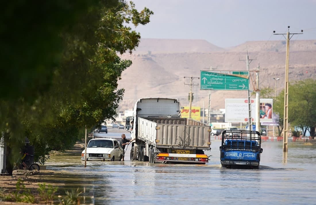 آبگرفتگی در شهر لار بعد از بارندگی های اخیر