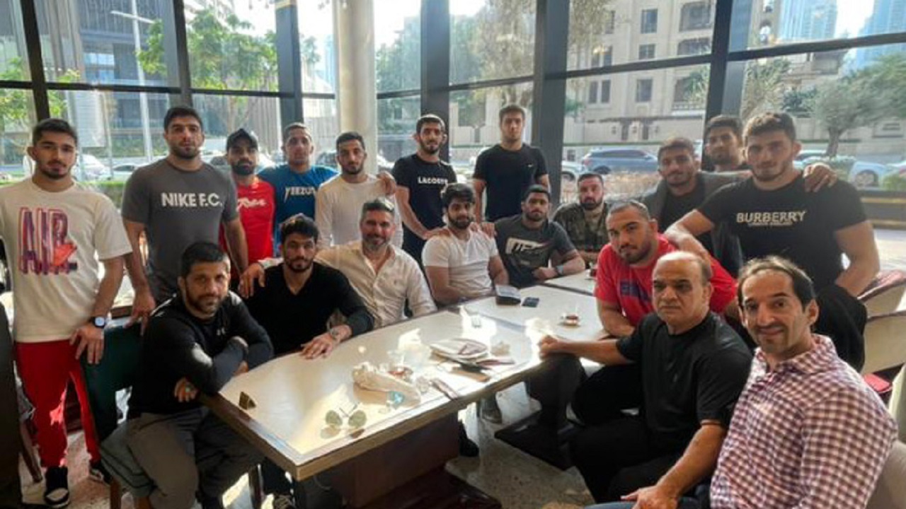 حضور آزادکاران در امارات برای سفر به آمریکا