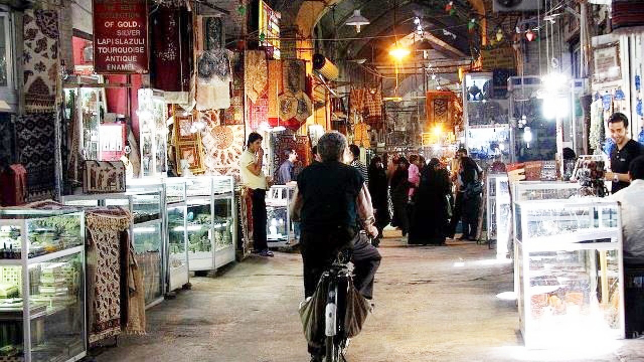 ایمن سازی شبکه‌های برق در بازار قیصریه اصفهان