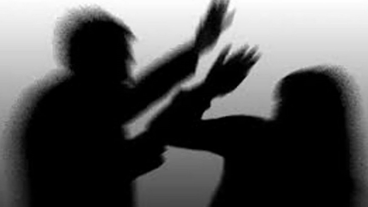 شوهرم چشمم را کور و دستم را قطع کرده/ فقط قصاص می‌خواهم