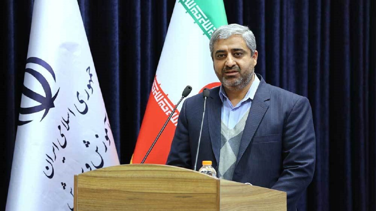 مهدی فیاضی در مرکز امور بین الملل و مدارس خارج از کشور چه می‌کند؟