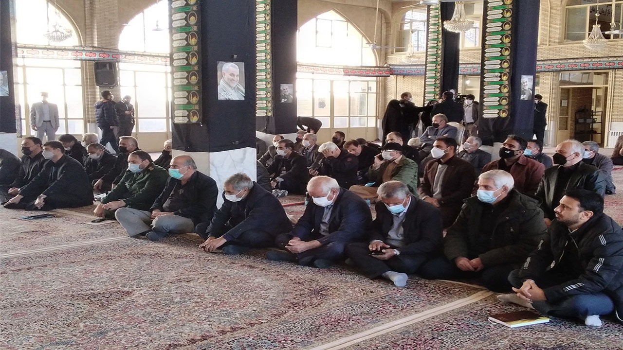 بازاریان مردم را در فشارهای اقتصادی یاری کنند