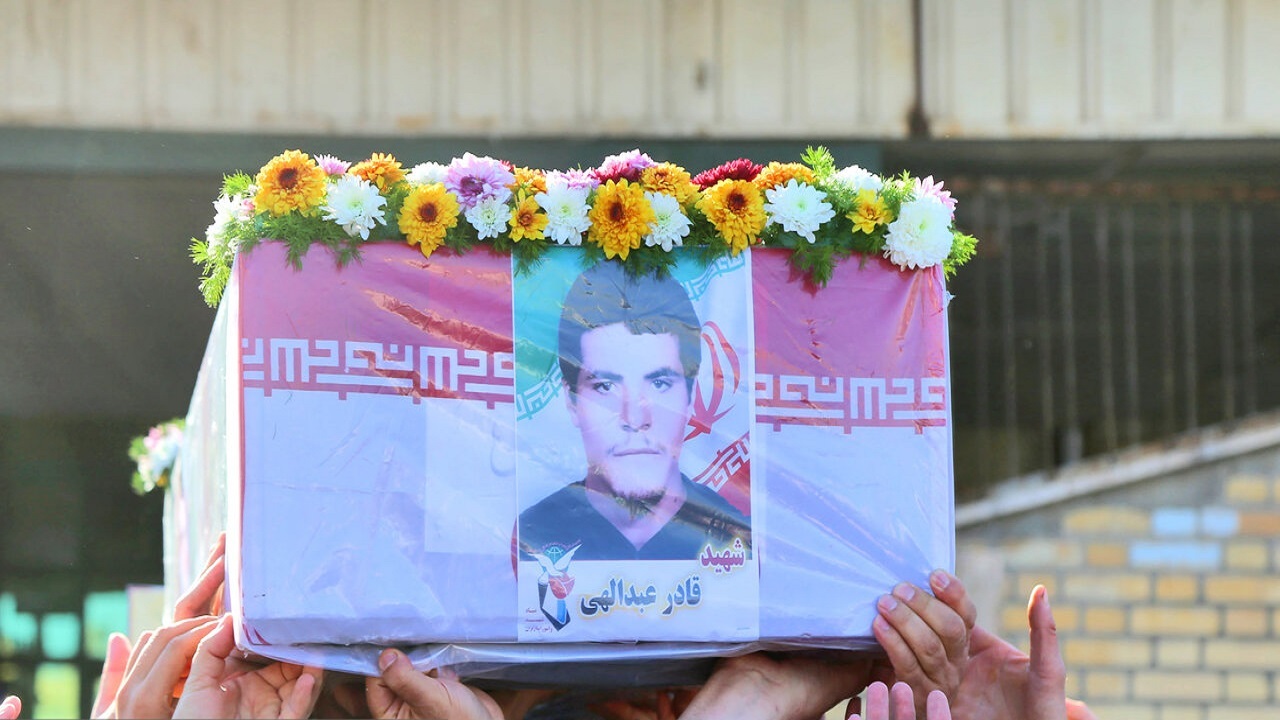 شهید «قادر عبداللهی» در خاک وطن آرام گرفت