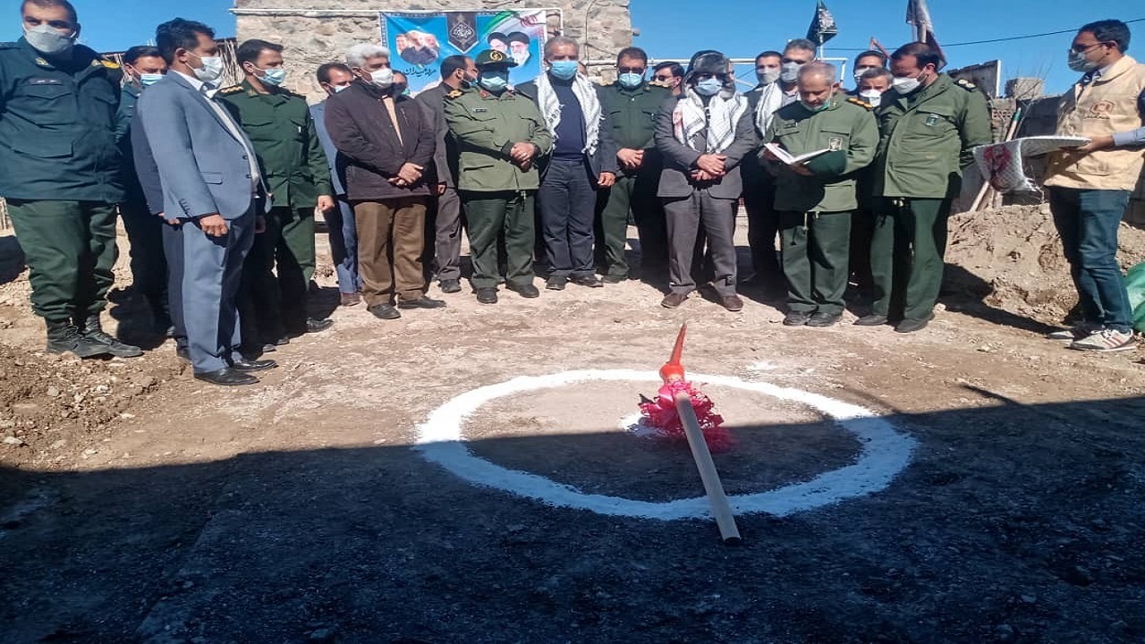 کلنگ احداث  ۴۰۰ واحد مسکن مددجویی در زادگاه شهید سلیمانی به زمین زده شد