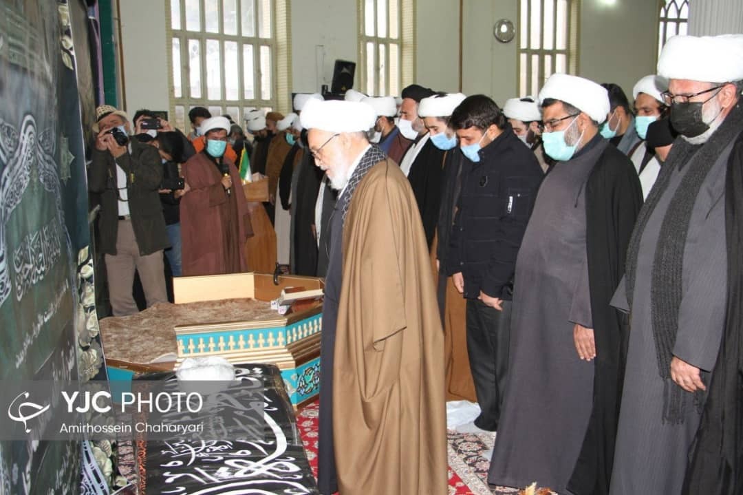 تشییع پیکر امام جمعه سابق تایباد+تصاویر