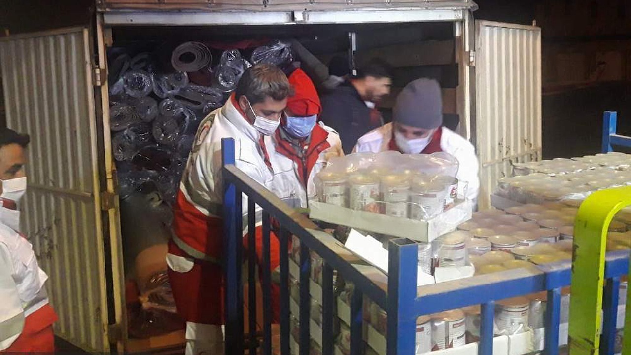 ارسال کمک‌های مردمی از اصفهان به سیل زدگان سیستان و بلوچستان