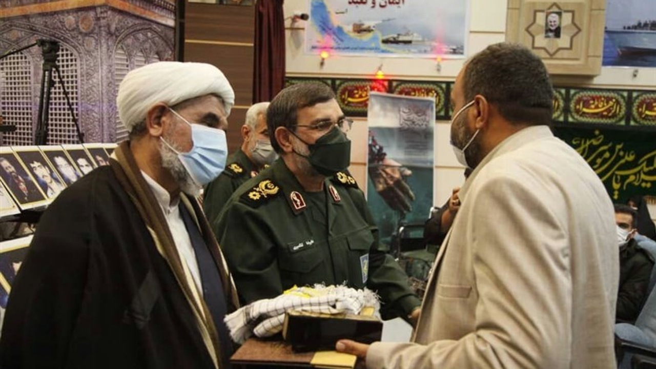 نیروی دریایی سپاه برای دفاع از منافع ایران با اقتدار ایستاده است