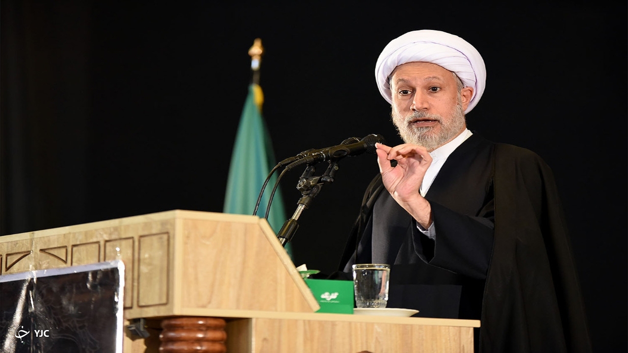 انقلاب اسلامی خداباوری را در دنیا احیا کرد
