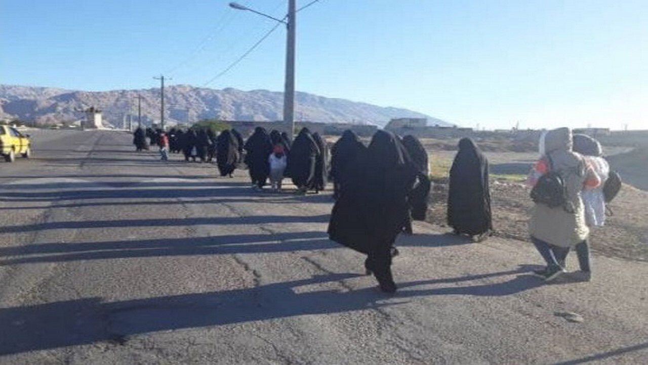برگزاری همایش پیاده روی در شهرستان دهلران