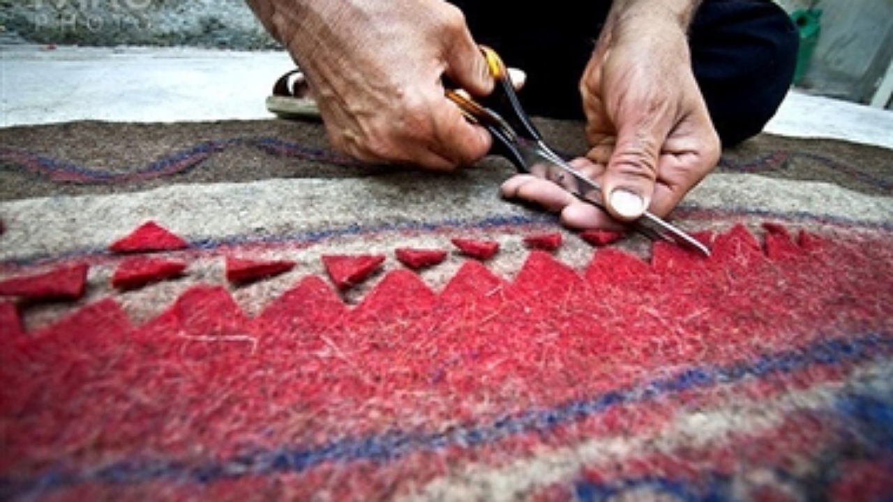 احیای مجدد سنت قدیمی نمدمالی در گناباد+فیلم