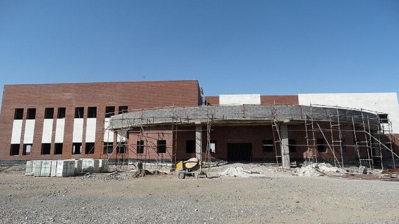 تکمیل بیمارستان خوسف لنگ اعتبار است یا پیمانکار؟