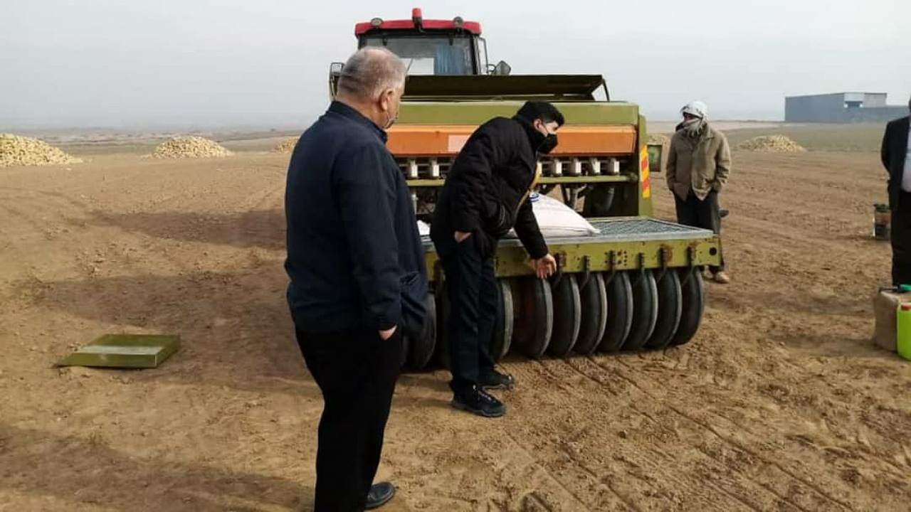 بهره گیری از دستگاه عمق کار بهترین شیوه کشت غلات دیم در شرایط کم آبی