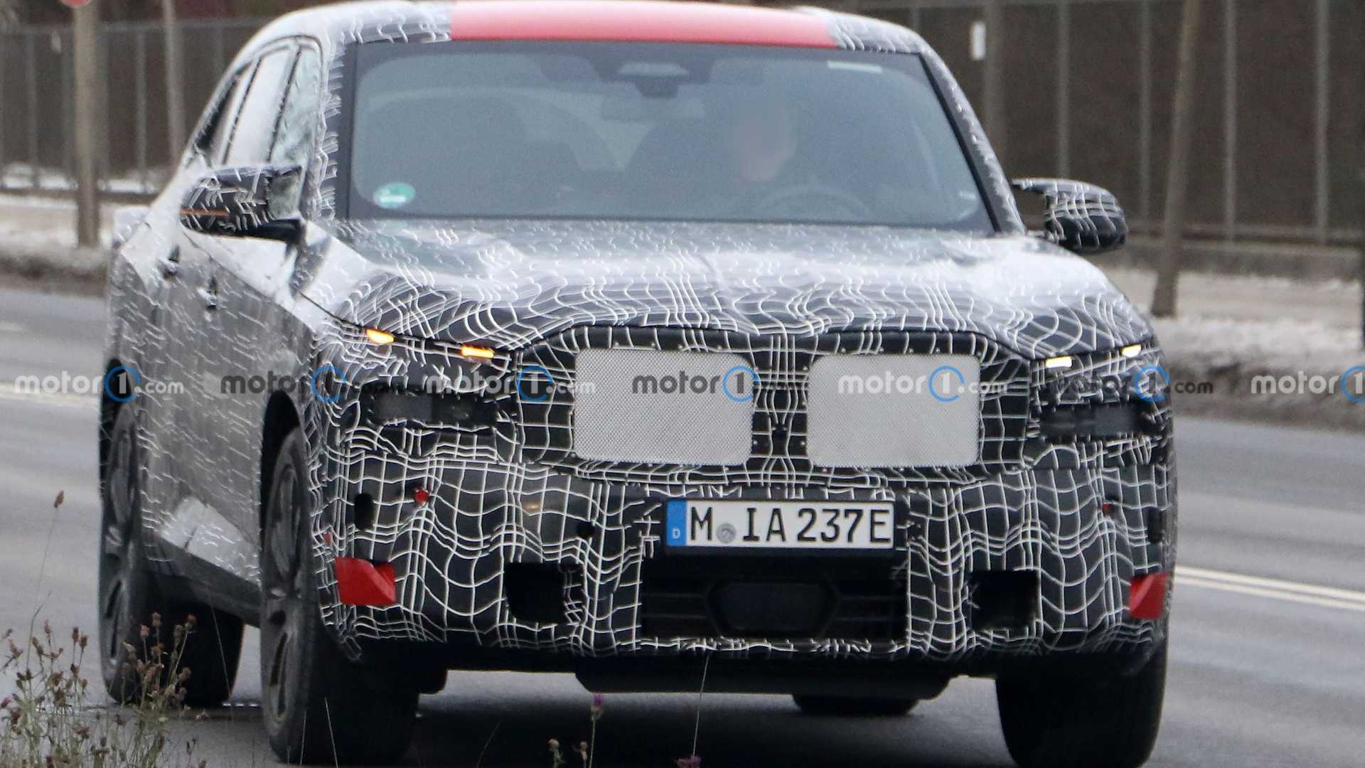 خودروی BMW XM Plug-In Hybrid SUV 
