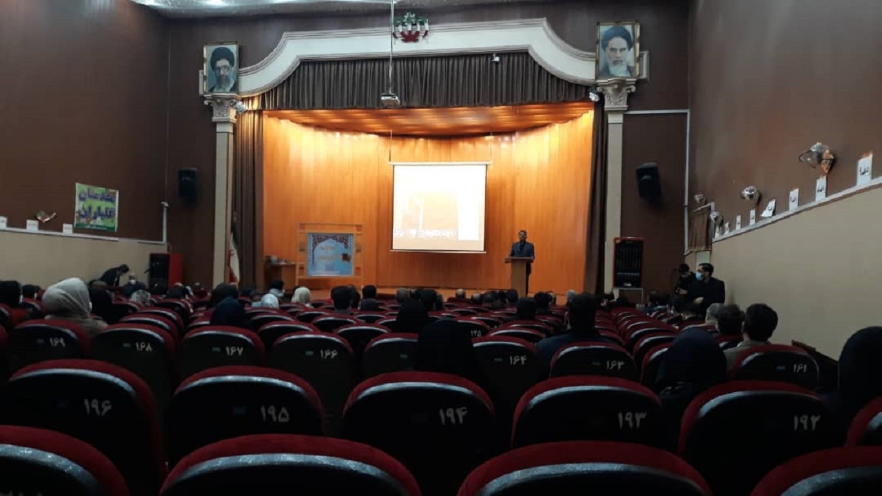 تجلیل از معلمان و دانش آموزان برتر استان قزوین