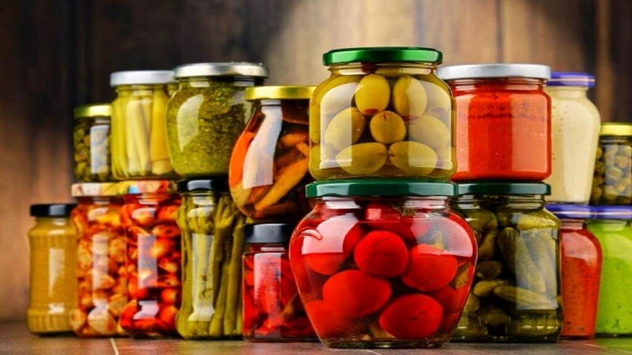 برای خرید انواع ترشی در زمستان ۱۴۰۰ چقدر هزینه باید کرد؟