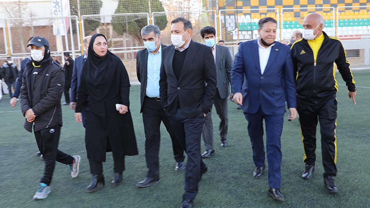 فوتبال را با حضور بانوان می‌توانیم به دل خانواده‌ها ببریم