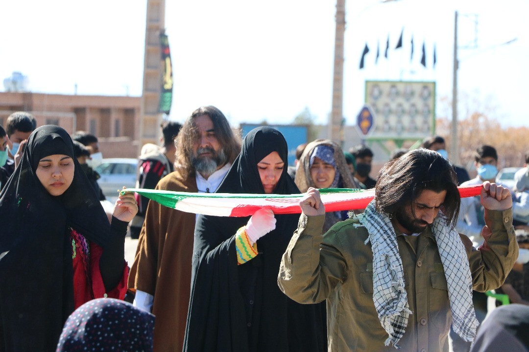 جشنواره ملی تئاتر سردار دل&zwnj;ها و اجرای نمایش خیابانی در روستای ده زیار