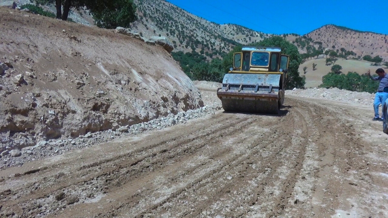 بررسی مشکلات روستای سادات چاهن با حضور استاندار کهگیلویه وبویراحمد