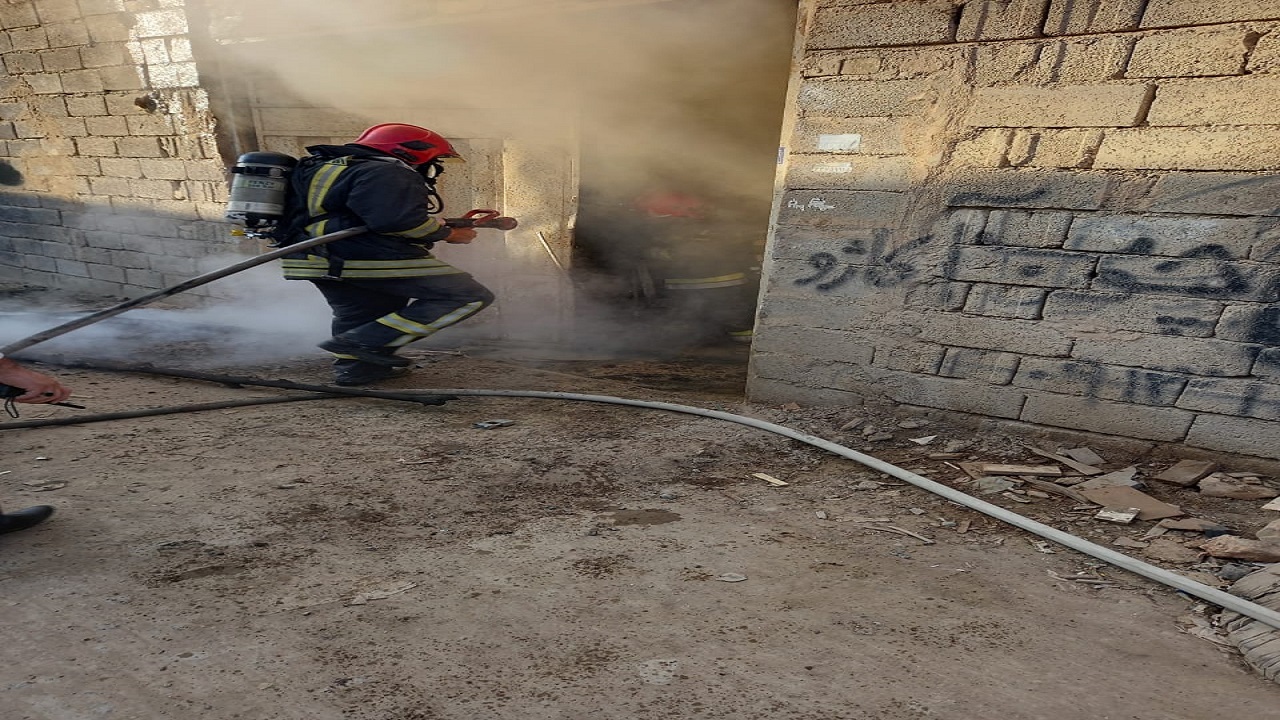 مهار حریق  انبار چوب در اصفهان