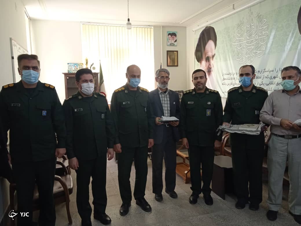 کارت ایثار رزمندگان در کازرون رونمایی شد