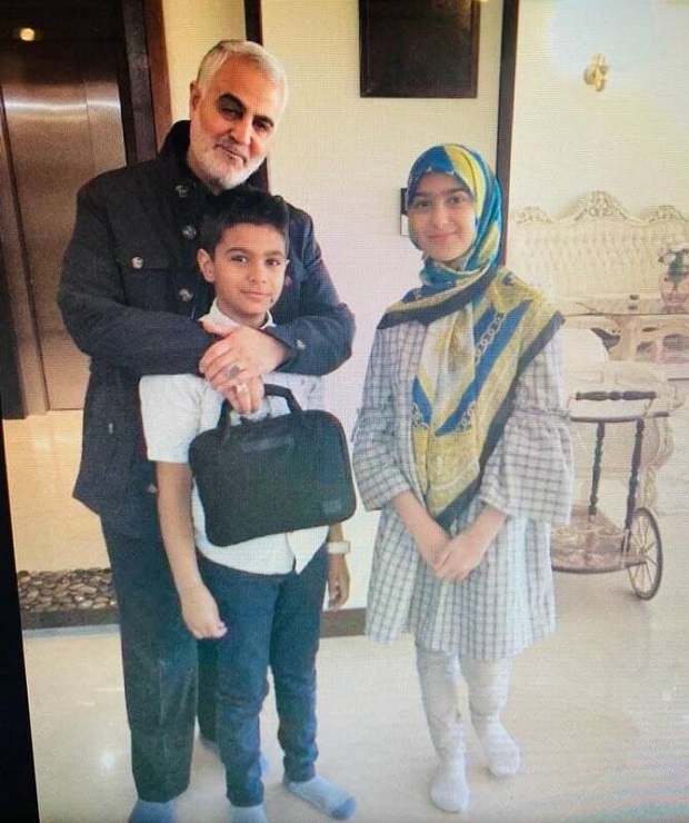 وقتی شهید حاج قاسم سلیمانی ۴ ساعت پشت درب اتاق عمل در انتظار نوه شهید مغفوری ماند