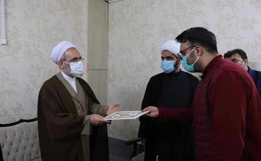 موفقیت ۲ هنرمند قمی در کارگاه ملی طراحی گرافیک &laquo;نماز عید جمعه&raquo;