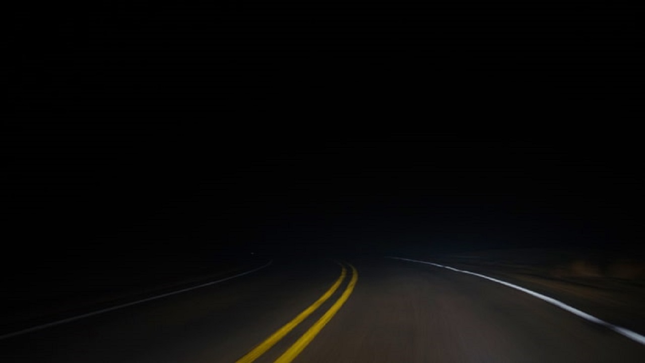 معضل رانندگی در خیابان تاریک مهرشهر + فیلم