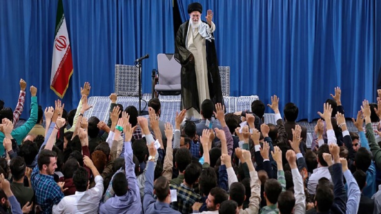 مروری بر تذکرات مداوم رهبر معظم انقلاب حول «انسجام ملی»