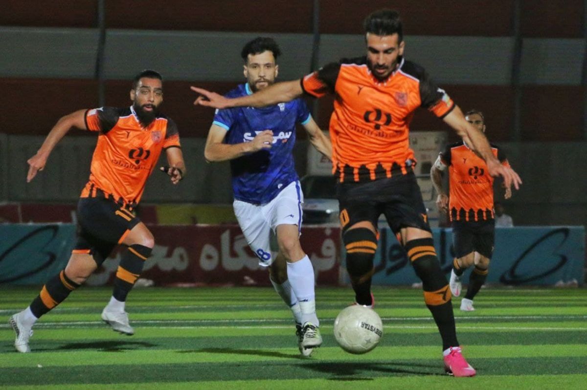 نفت مسجد سلیمان- استقلال؛ آبی&zwnj;ها به دنبال قهرمانی نیم فصل بعد از ۱۰ سال / پرسپولیس- فجرشهید سپاسی؛ سرخپوشان تحت الشعاع استعفای صدری