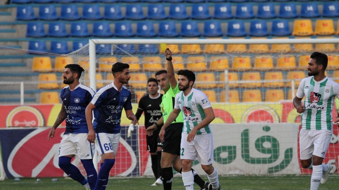 نفت مسجد سلیمان- استقلال؛ آبی&zwnj;ها به دنبال قهرمانی نیم فصل بعد از ۱۰ سال / پرسپولیس- فجرشهید سپاسی؛ سرخپوشان تحت الشعاع استعفای صدری