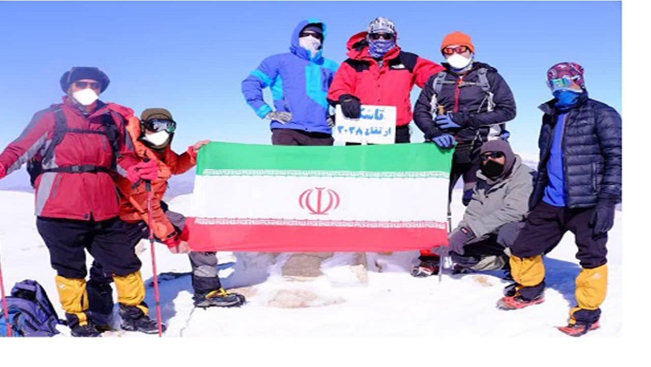 کوهنوردان علوم پزشکی شیراز به قله کوه تاسک صعود کردند