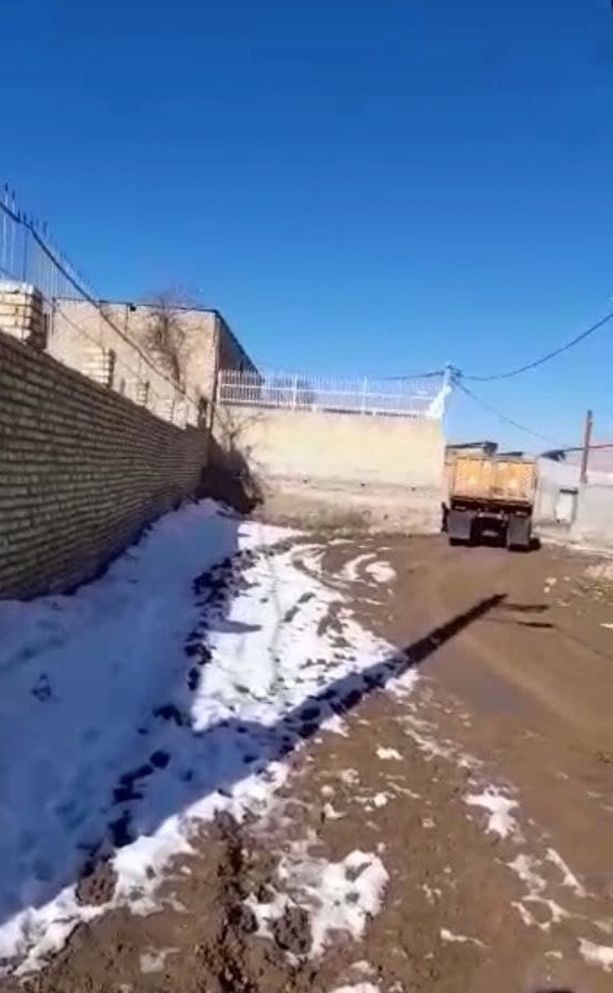 بهسازی معابر با همت اهالی روستای خروس دره + تصاویر