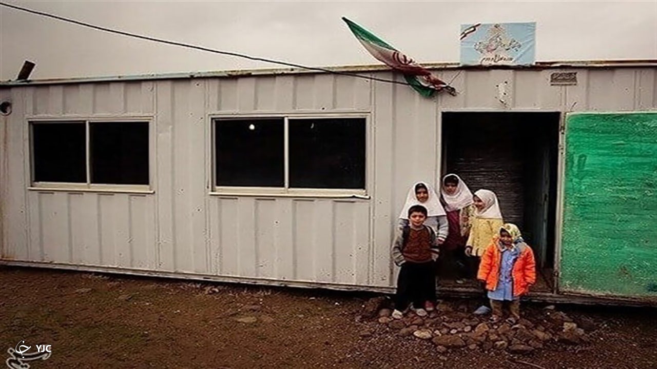دانش‌آموزان ۴۰ روستای مهاباد در کانکس تحصیل می‌کنند