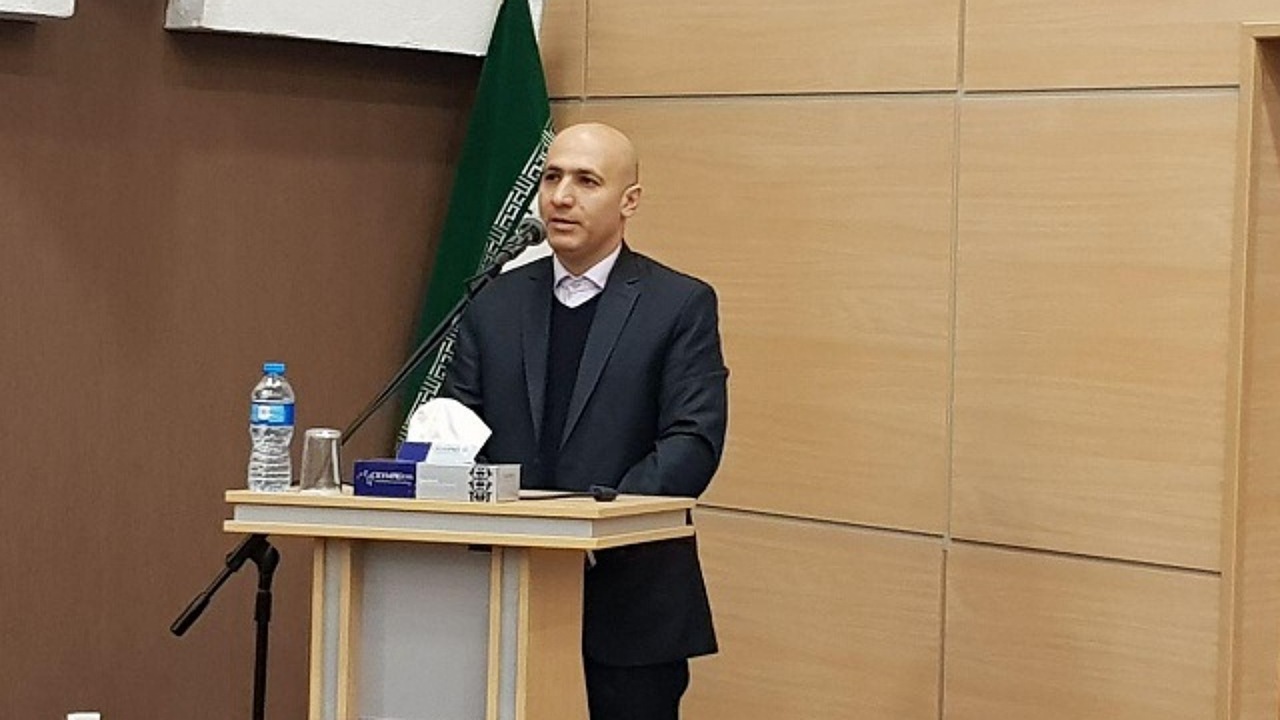 پرونده سفر خارجی عزیزی خادم و همراهانش را با ۲ هزار دلار بستیم