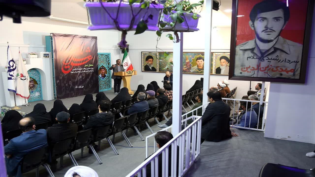 برگزاری محفل شعر «شکوه عشق» با حضور مادران و همسران شهدا در قم