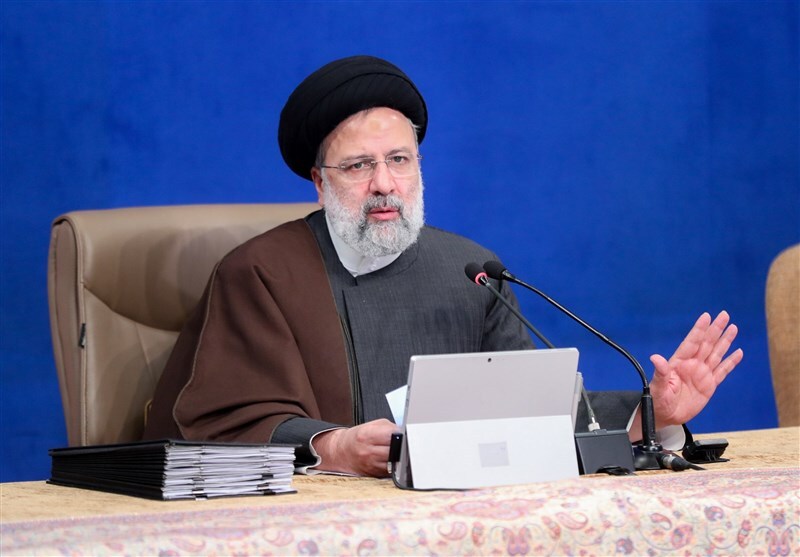 نشست رئیس جمهور با اقشار و نخبگان و خانواده های شهید در بندرعباس