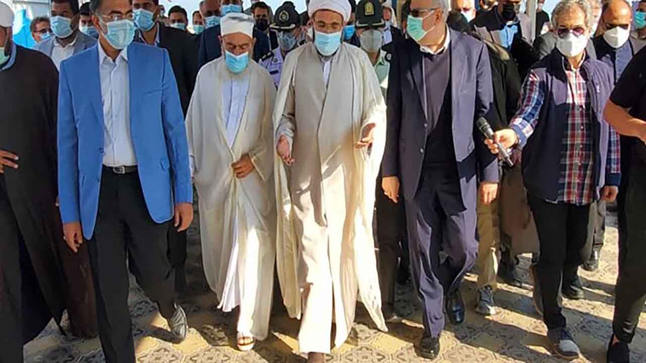 وزیر نفت در قشم: با توسعه پتروشیمی جلوی صادرات مواد خام گرفته می شود